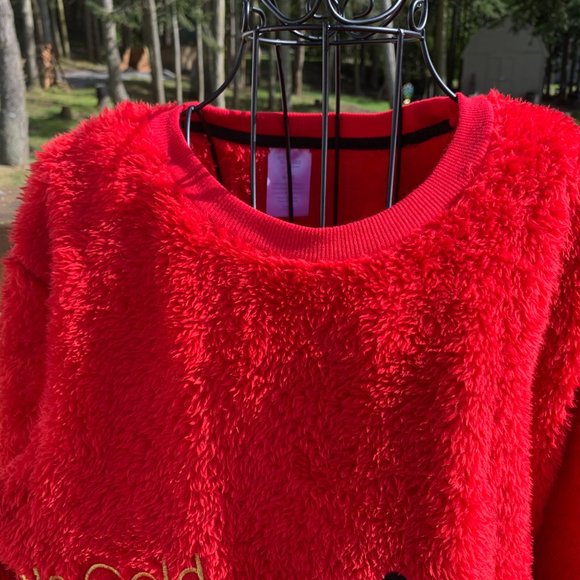 Secret Treasures Women's sz Medium Red Fuzzy Pullover with Polar Bear - Picture 3 of 6
